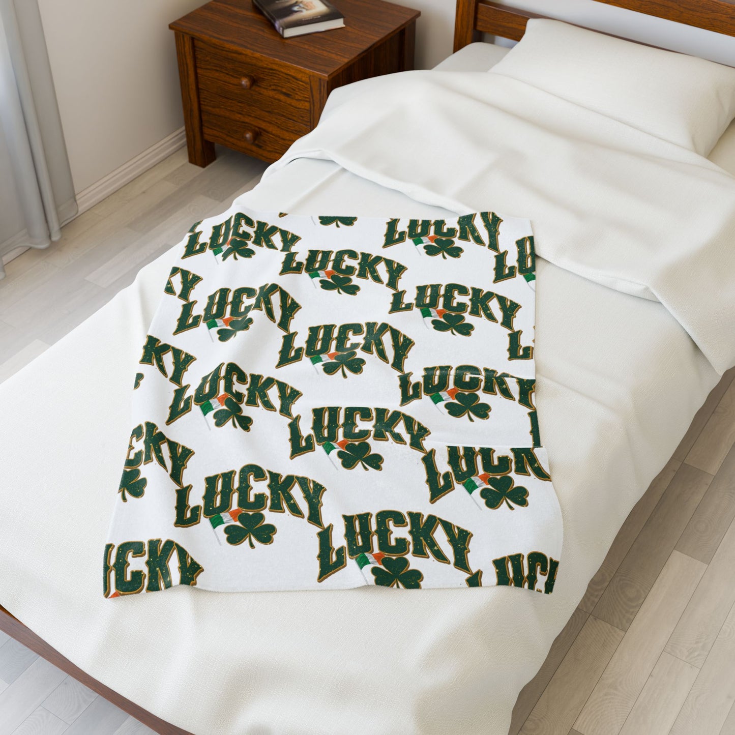 Cozy Velveteen Plush Blanket, Soft Throw, Perfect for Home Décor, Gifts for Her, Seasonal Comfort, Couch Accessory