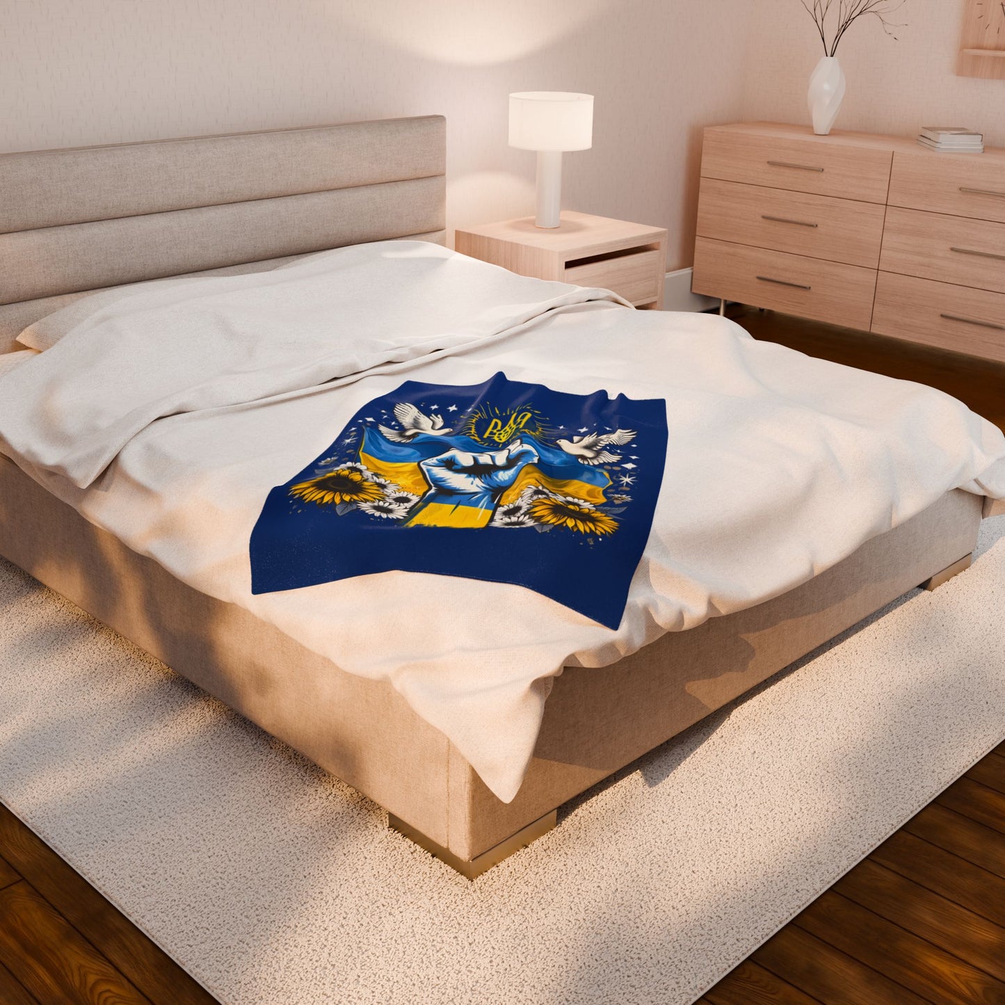 Ukrainian Pride Velveteen Plush Blanket, Cozy Throw for Home Decor, Gift for Independence Day, Comfort in Any Season, Soft Blanket, [...]